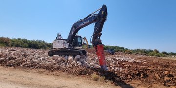 INIZIATI I LAVORI DI SCAVO ALL'IMPIANTO DI ESSICAZIONE SOLARE DEI FANGHI LACO VIDOTTO